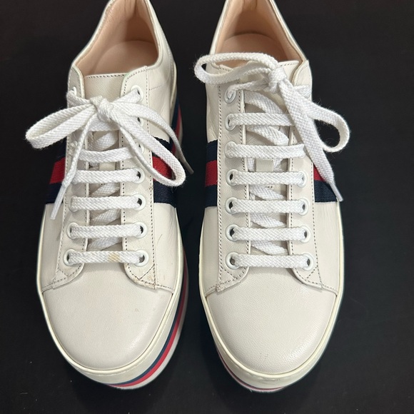 GUCCI SNEAKERS - Picture 2 of 12